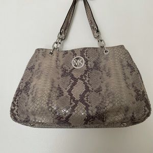 Authentic Michael Kors Snakeskin Shoulder Bag 💼